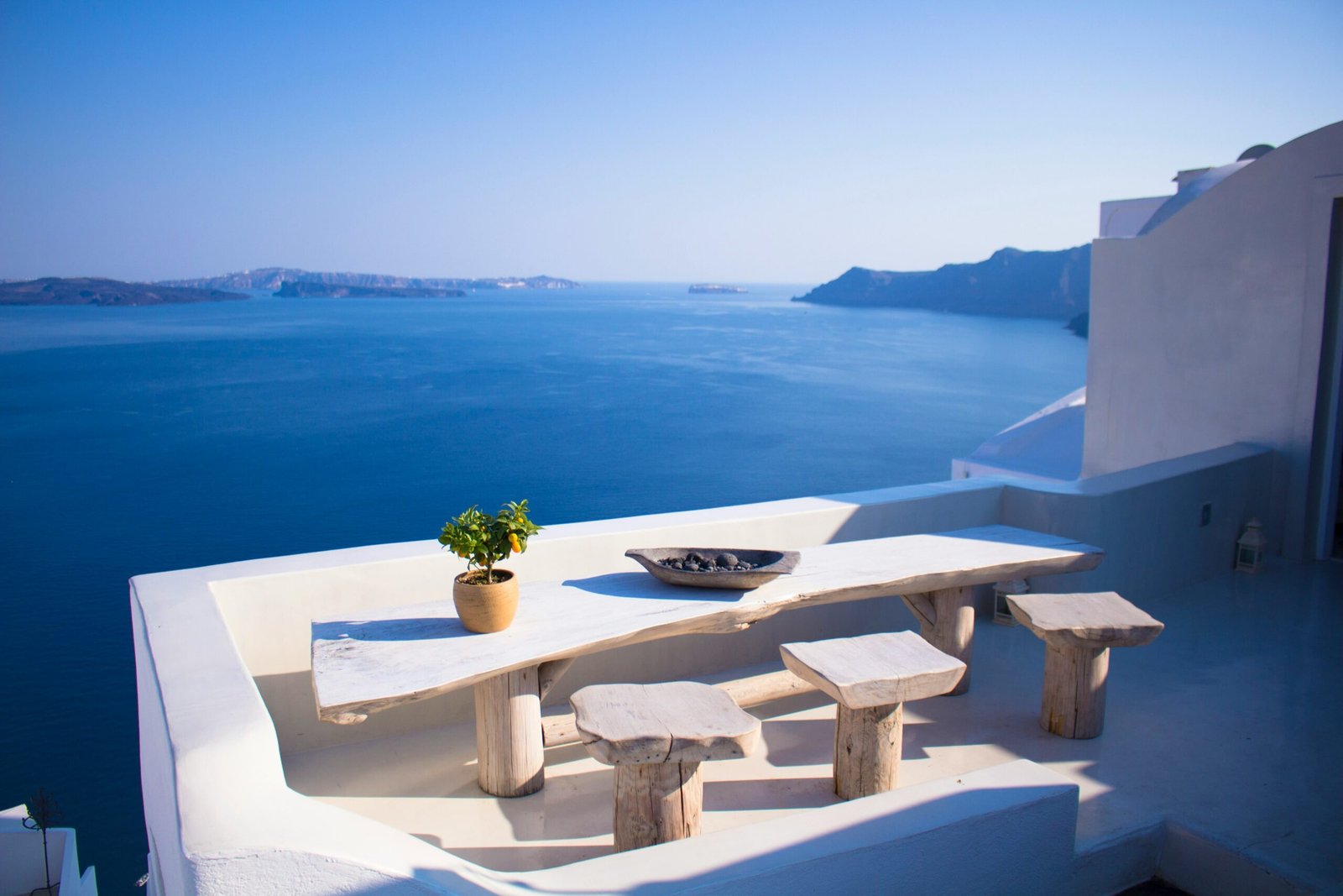 Exclusive luxury incentive travel dinner in an Athens royal palace.